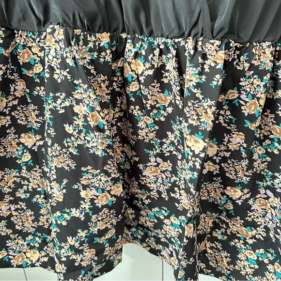 BloomChic Ditsy Floral Patchwork Elastic Waist Blouse Black / 22-24 / 3X - Picture 7 of 14